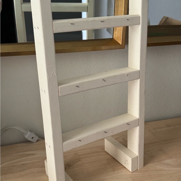 Set of 3, Cream Painted Wooden Display Stand - Picture 5 of 8